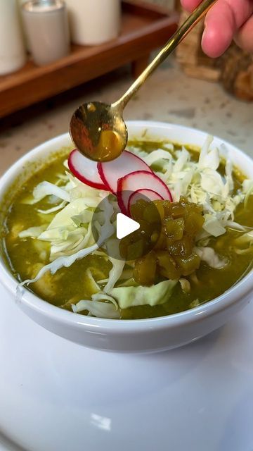 Jesus Zambrano on Instagram: "Posole Verde de Pollo🇲🇽 

#posole #posoleverde #comidamexicana #mexicanfood #mexico #chicken #explore #explorepage #recipe #quickrecipes" Green Posole Recipe Chicken, Posole Verde Chicken, Green Posole Recipe, Pork Posole Recipe, Posole Recipe Chicken, Posole Verde, Chile Verde Pork, Pork Posole, Posole Recipe