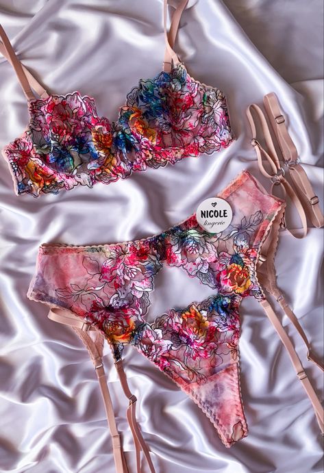 Spring Lingerie, Colorful Lingerie, Pink Outfits Victoria Secret, Lingerie Outfit, Harness Lingerie, Lingerie Inspiration, Cute Lingerie, Lingerie Outfits, Pretty Lingerie