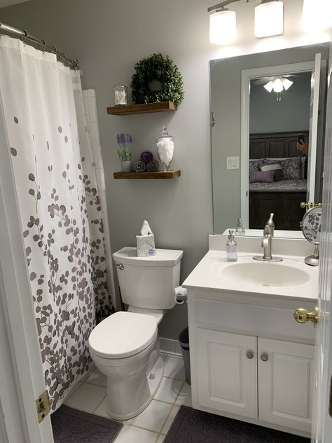 Purple accents in bathroom Lavender Accent Bathroom, Purple Accent Bathroom, Bathroom Ideas Lavender, Purple And Grey Bathroom Ideas Decor, Purple Small Bathroom Ideas, Light Purple Bathroom Ideas Decor, Lavender Gray Bathroom, Lavender Themed Bathroom, Light Purple Bathroom Ideas