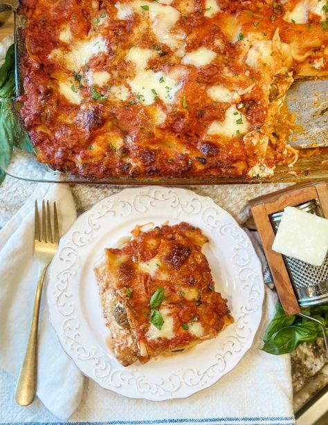 Neapolitan Lasagna Meatballs And Ricotta, Meatballs Ricotta, Lasagna Bolognese, Mini Meatballs, Lasagna Pan, Pecorino Romano Cheese, No Noodle Lasagna, Taco Meat, Meat Sauce