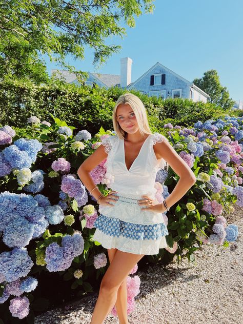 Hydrangea Driveway, Nantucket Dress, Preppy Nantucket, Preppy Filter, Nantucket Hydrangea, Island Vacation Outfits, Nantucket Summer, Fancy Fits, Concert Dresses