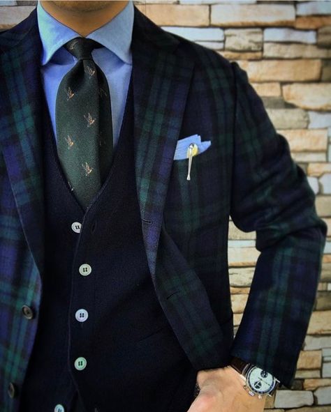 Gentleman Style Vintage Classy Mens Fashion, Gentleman Style Vintage Classy, Gentleman Style Vintage, Gentleman Style Accessories, Sweater Outfits Men, Sartorial Style, Elegance Fashion, Gentleman Outfit, Masterpiece Theater