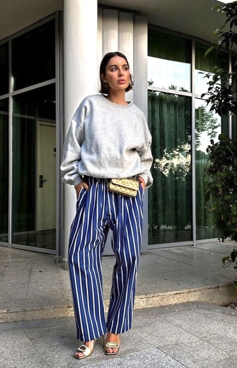 Navy Pin Stripe Pants Outfit, Blue Striped Trousers Outfit, Navy Striped Pants Outfit, How To Style Striped Pants, Navy Pinstripe Pants Outfit, Stripe Trousers Outfit, Blue And White Striped Pants Outfit, Pin Stripe Pants Outfit, Blue Striped Pants Outfit