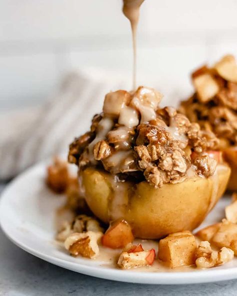 Stuffed Baked Apples, Baked Apples Recipe, Vegan Apple Crisp, Healthy Apple Crisp, Best Apple Crisp, Oat Crumble, Apple Pie Spice, Fall Cooking, Vegan Yogurt