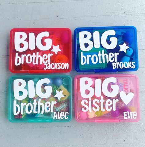 Big Sister Box Gift Ideas, Big Brother Basket, New Big Brother Gift Ideas, Mini Gifts, Big Brother Gift, New Big Brother, Big Talk, Big Brother Big Sister, Activity Box