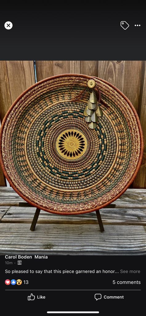 Pine Needle Baskets Ideas, Pine Straw Baskets, Pineneedle Baskets, Unconventional Art, Pine Needle Crafts, Needle Weaving, Basket Art, Rope Bowls, Gourd Crafts