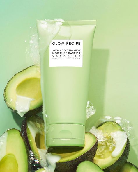 Glow Recipe Avocado, Avocado Oil Skin, Gentle Face Wash, Flaking Skin, Colloidal Oatmeal, Glow Recipe, Skin Cleanser Products, Gentle Cleanser, Glass Skin