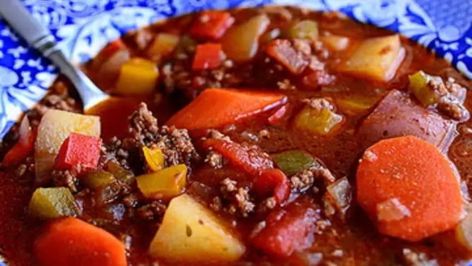 Pioneer Woman Vegetable Beef Soup Pioneer Woman Vegetable Soup, Pioneer Woman Vegetable Beef Soup, Pioneer Woman Hamburger Soup, Tender Beef Stew, Beef Soup Recipes, Hamburger Soup, Vegetable Beef Soup, Pioneer Woman Recipes, Beef Stew Meat