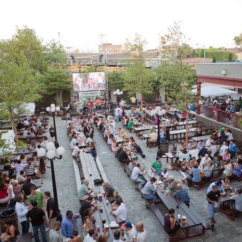 Beer Garden Design, Beer Garden Ideas, Foodtrucks Ideas, Food Court Design, Outdoor Beer Garden, Outdoor Restaurants, Outdoor Bars, Restaurants In Nyc, Food Park