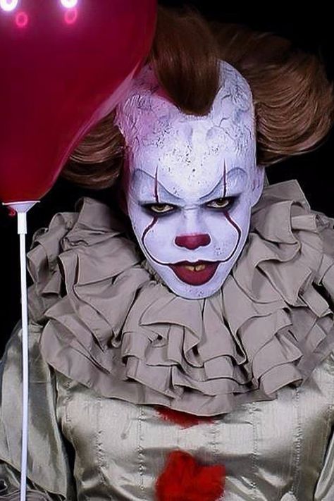 8 Pennywise YouTube Tutorials That Will Leave You Chanting "You'll Float Too" Pennywise Halloween Costume, Pennywise Makeup, Clown Makeup Tutorial, Zombie Makeup Tutorials, Halloween Run, You'll Float Too, Halloween Photography, Smokey Eye Makeup Tutorial, Zombie Makeup