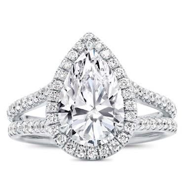 Wedding Band - Jonathan Alonso (https://www.thejonathanalonso.com)  #WeddingRingWednesday #weddingringsph #weddingringg #weddingringl #JonathanAlonso Pear Cut Diamond Engagement Ring, Halo 4, Halo Engagement Ring Sets, Pear Shaped Engagement Rings, Rings Unique, Pear Cut Diamond, Halo Setting, Ring Ideas, Girly Accessories