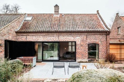 Old Farmhouse Renovation, Brick Farmhouse, Architecture Renovation, Farmhouse Renovation, Modern Renovation, Gorgeous Interiors, Casa Container, Casa Exterior, Old Farm Houses