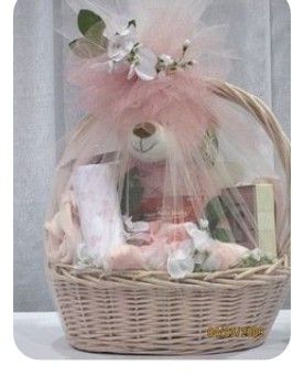 Baby Shower Cake Ideas, Creative Gift Baskets, Girl Gift Baskets, Wedding Gift Pack, Baby Shower Baskets, Baby Basket, Baby Gift Hampers, Wedding Gifts Packaging, Baby Shower Gift Basket