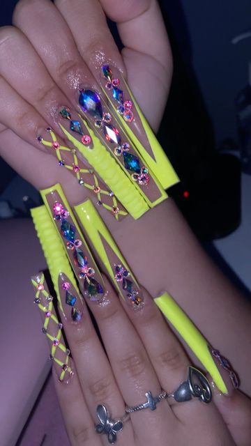 Summer Xl Nails, V Cut Nails, Really Long Acrylic Nails, Shapes Of Acrylic Nails, Xl Nails, Nails For Black Women, Cut Nails, Tapered Square Nails, Acrylic Nail Shapes