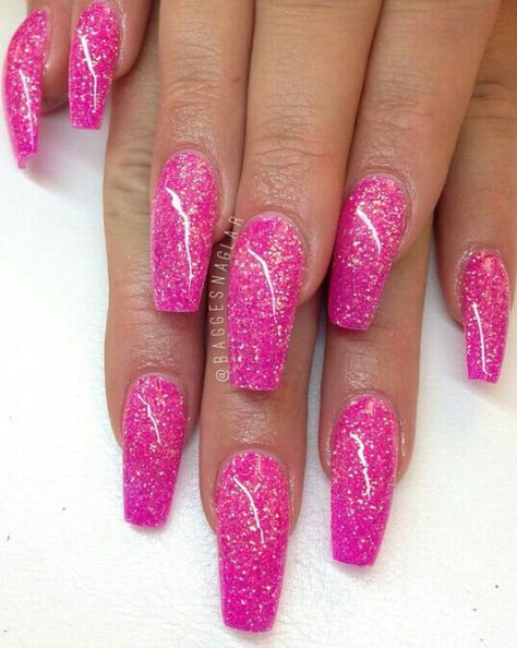 Love this glitter acrylic! Nail art design ideas | long nails | gel nails | decorado de unas Hot Pink Glitter Acrylic Nails, Bright Pink Nails With Glitter, Pink Acrylic Nail Designs, Glitter Nails Acrylic, Pink Glitter Nails, Hot Pink Nails, Nails 2022, Glitter Acrylic, Super Nails