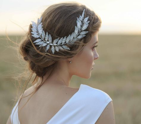 Mythology Wedding, Grecian Hair, Greek Wedding Theme, Grecian Hairstyles, Grecian Wedding Dress, Greek Wedding Dresses, Themed Wedding Ideas, Grecian Wedding, Wedding Hair Side