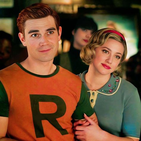 Betty And Archie, Riverdale Archie And Betty, Riverdale Season 7, Betty Archie, Riverdale Cw, Archie And Betty, Kj Apa, Archie Andrews, Luke Perry