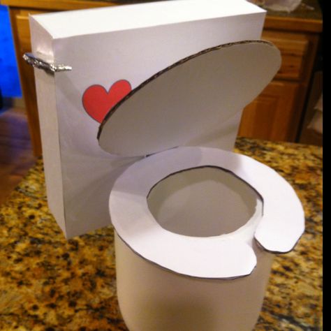 Toilet Valentines Box.  This just makes me giggle for anyone that knows Chance's obsession with flushing the toilet. Basketball Valentines, Cool Valentine Boxes, Unique Valentine Box Ideas, Minecraft Valentines, Valentine Box Ideas, Girls Valentines Boxes, Diy Valentines Box, Valentine Boxes For School, Kids Valentine Boxes