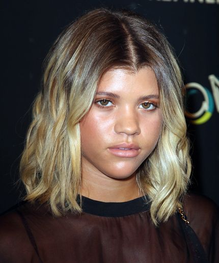 Sofia Richie New Cross Tattoo Matches Justin Biebers Faces Tattoo, Tattoo Unique, Glamour Uk, Sofia Richie, New Tattoo, Face Tattoo, Movie Fashion, Cross Tattoo, Matching Tattoos