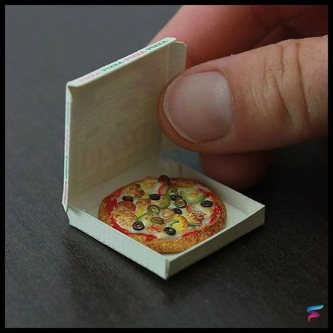 Amazing Tiny Art Work By Shayaar Please Have A Look On His Work - Frikly Miniture Food, Miniature Clay, Food Sculpture, Miniature Bakery, Food Artwork, Doll Food, Dollhouse Food, Tiny Food