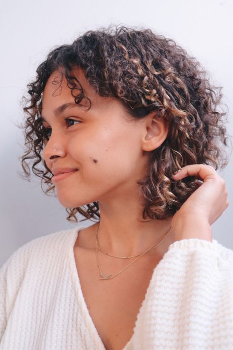 3b Short Curly Hair Bangs, Chin Length Natural Curly Hair, 3b Bob Curly Hair, 3b Curly Short Haircut, French Bob Curly Hair 3b, Ear Length Curly Hair, 3b Short Hair, Curly Hair Shrinkage, Short Curly Hair Bob Natural Curls