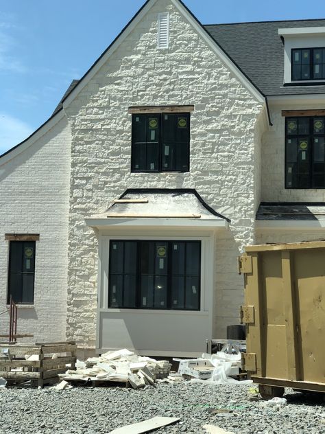 Blanco Chopped Stone Exterior, Light Stone And Stucco Exterior, White Brick Stone House Exterior, Smooth Stucco And Stone Exterior, White Stone House Exterior Modern, Light Brick And Stone Exterior Combinations, Stone And White Brick Exterior, Stucco And Limestone Exterior, White Brick Dark Siding