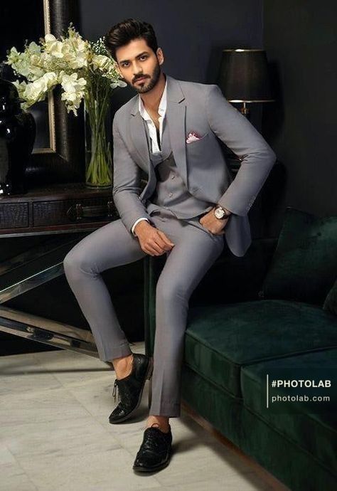 Best Wedding Suits For Men, Blue Slim Fit Suit, Black Tuxedo Suit, Best Wedding Suits, Stylish Mens Suits, Suit Fit Guide, Slim Fit Suit Men, Spring Outfits Men, Men Fashion Casual Shirts