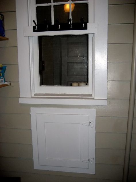 Ice delivery door.  Years ago, our back porch was enclosed and today it's a handy-dandy pantry. Incredibly, the original ice box door remains, just as it was when the house was built in 1925. The room on the other side of this door is the original pantry, which was converted into a half bath about 30 years ago. The corresponding opening on the bathroom side is gone. Milk Door On House, Reno Tips, Ice Man, Old Homes, Nice House, Ice Storage, Old Pink, Modern Exterior House Designs, Transom Windows