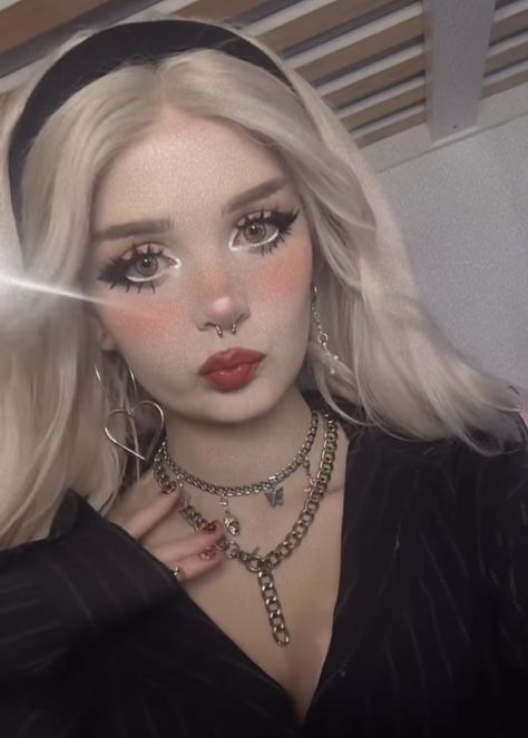 Milk Gore Makeup, Cute Face Accessories, Milkgore Makeup, Uwu Girl Makeup, Doll Makeup Pretty, Milk Gore, Doll Makeup Aesthetic, Egirl Makeup Aesthetic, Dollcore Makeup