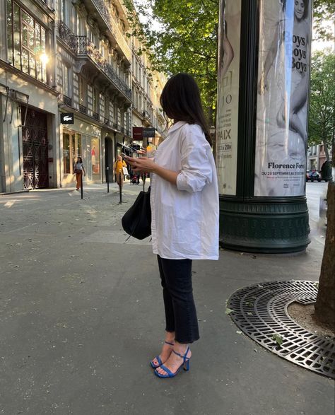 neutral outfit and blue sandals, outfit idea Blue Sandals Outfit, Fisherman Sandals Outfit, Sandals Outfit Summer, Blue Sandals Heels, Heel Sandals Outfit, Heels Outfits, Sandals Outfit, Ootd Ideas, Fisherman Sandals