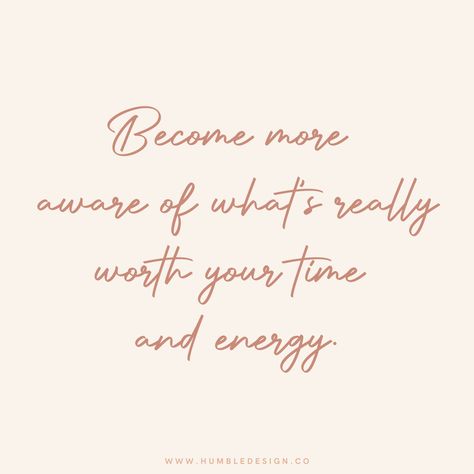 How much time are you setting aside for yourself? If you're anything like me, self-care is a must to get through a busy week and prioritizing what is most important will help you achieve your goals faster. I easily can get distracted by the little tasks that are easy to check off, and remind myself to first focus on the things that HAVE to get done that will move me FORWARD. #humbledesignco #humbledesign #danielleSF #motivation #motivationalmonday #motivationmonday #inspiration #beingboss Focus On Important Things Quotes, Prioritize Myself Quotes, Priorize Yourself Quotes, Focus On Whats Important Quotes, Busy Week Quotes, Focusing On Self Quotes, Focusing On Myself Quotes Motivation, Time To Focus On Myself Quotes, Focused On Myself Quotes