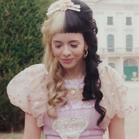 K12<3 i cant wait sep 6~~ Melanie Martinez Cry Baby, Melanie Martinez Outfits, K-12 Melanie Martinez, Melanie Martinez Portals, Melanie Martinez Photography, Mother Goddess, Her Music, Melanie Martinez, Adele