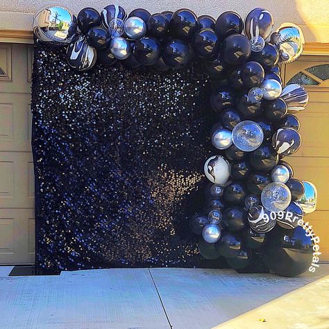 Sequence Backdrop with added balloon garland Homecoming Birthday Theme, Black Balloon Arch Backdrop, All Black Balloon Arch, 21st Birthday Ideas Black And Silver, Black And White Prom Theme, Rip To My 20s Backdrop, Black And Silver Balloon Backdrop, Black Party Backdrop, Black Shimmer Wall With Balloons