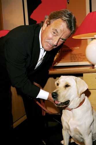 Victor Newman & Zapato Victor Newman, Roberta Flack, Eric Braeden, Soap Opera Stars, Power Man, Pampered Pooch, Soap Stars, The Young And The Restless, Celebrity Sightings