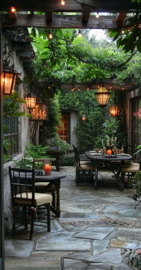 Outdoor Courtyard Ideas, Photography House, California Life, Courtyard Ideas, Garden Pathways, Architecture Nature, Backyard Gazebo, House Art, Outdoor Patio Decor