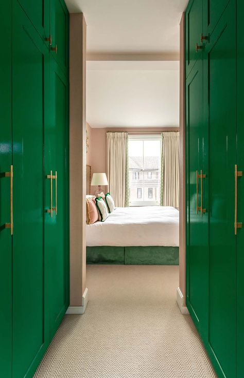 Built in wardrobes, green high gloss, emerald, brass handles, cupboards, bedroom storage, pink and green. Barlow & Barlow. Pale Pink Bedrooms, Small Guest Rooms, Small Bedroom Storage, Feng Shui Bedroom, Fitted Furniture, Bedroom Layouts, Built In Wardrobe, Bespoke Furniture, Guest Bedrooms