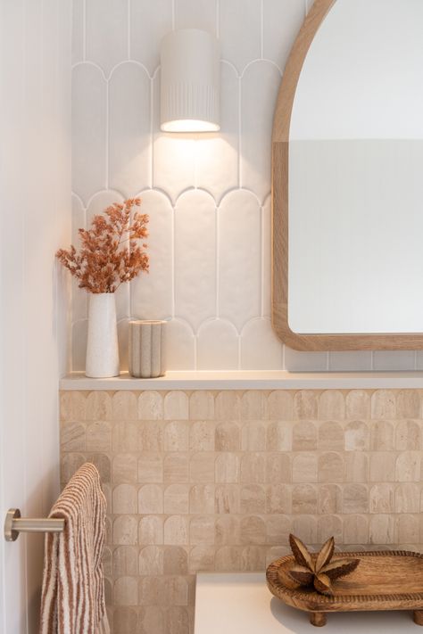 Ledge Behind Bathroom Vanity, Travertine Modern Bathroom, All Stone Bathroom, Instagramable Bathroom Ideas, Tile To Ceiling Bathroom, Ledge Behind Vanity, Tile Wall Bathroom Vanity, Ledge Behind Tub, Organic Style Bathroom