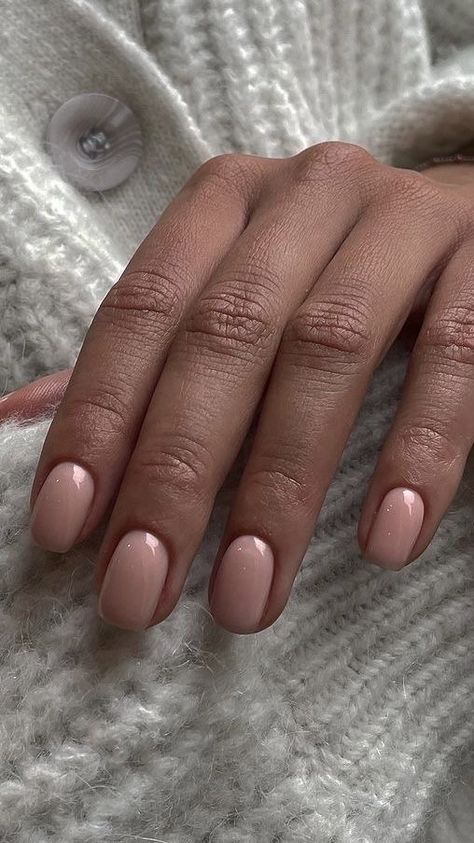 Classy Nail Colors, Short Fall Nails, Short Summer Nails, Pink French Nails, Old Nail Polish, Classy Nail Art, Classy Nail, Fun Nail Colors, Fall Nail Trends