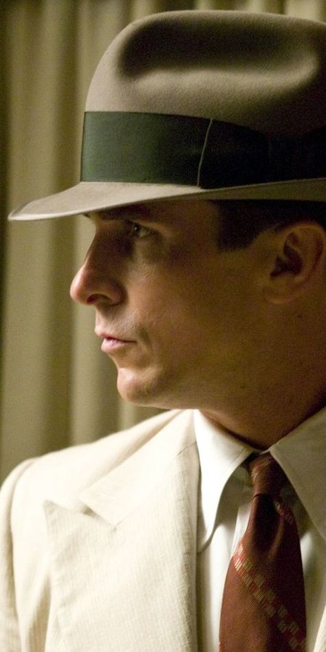 Christian Bale as Melvin Purvis in Public Enemies Public Enemies, Batman Christian Bale, Day Lewis, Public Enemy, Al Pacino, Christian Bale, Tom Cruise, Classic Movies, Lady And Gentlemen