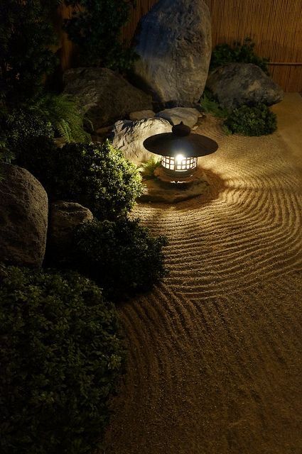 Cozy Landscaping, Garden At Night, Entrance Lighting, Outdoor Entrance, Zen Garden Design, Japanese Zen Garden, Japan Garden, Meditation Garden, Asian Garden