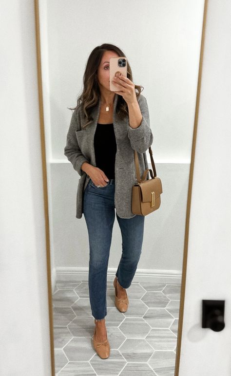 Taupe Booties Outfit, Cold Spring Outfit Work, Snappy Casual Outfits, Casual Work Outfits Fall, White Wide Leg Jeans, Black Ankle Pants, Mother Jeans, Frayed Jeans, Winter Outfits For Work