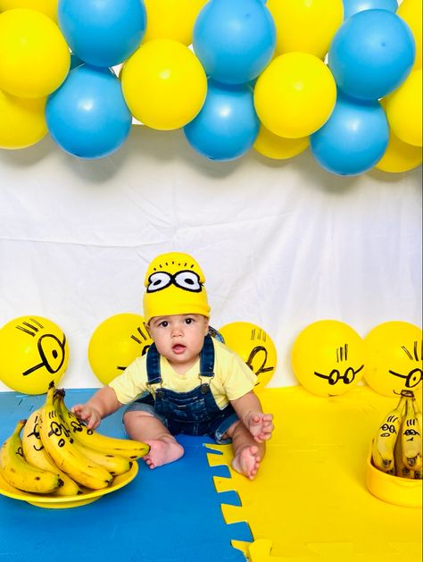 Minion Photoshoot, Vishu Photography, Photo Bebe, Minion Theme, Baby Milestone, Baby Milestones, Baby Photoshoot, Baby Boy Outfits, Minion