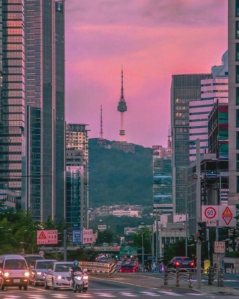 Travelling to Korea? The streets or Seoul can't be any more beautiful Seoul Photography, Namsan Tower, South Korea Photography, Seoul Korea Travel, Korea Wallpaper, Seoul Travel, South Korea Seoul, South Korea Travel, Aesthetic Japan