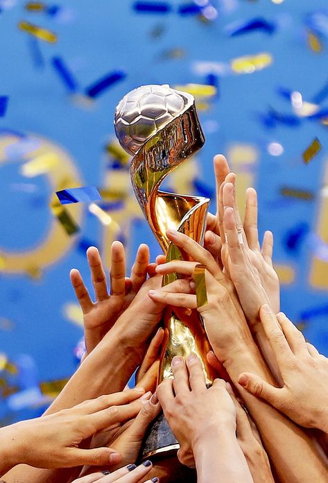 World Cup Wallpaper, Netherlands World Cup, Cup Wallpaper, Soccer Aesthetic, Uswnt Soccer, Wallpaper 2023, World Cup Trophy, Jill Scott, Megan Rapinoe