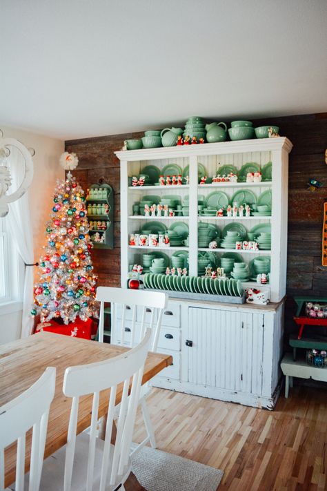 Jadeite Christmas Display, Jadeite Christmas Decor, Decorating With Jadeite, Jadite Christmas Display, Jadite Christmas Ornaments, Jadeite Christmas Tree, Jadeite Christmas, Hutch Display, Christmas China