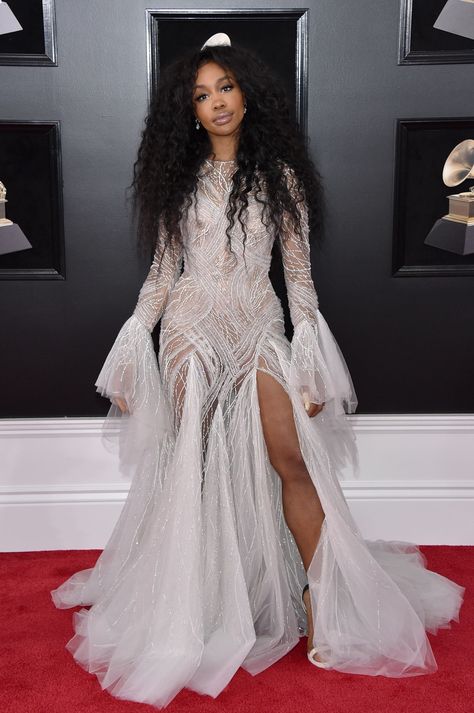 Sza Grammys 2024, Best Grammy Dresses, Sza Grammys, Sza Singer, Grammy Dresses, Best Dressed Celebrities, Met Gala Outfits, Fancy Short Dresses, Fav Artist