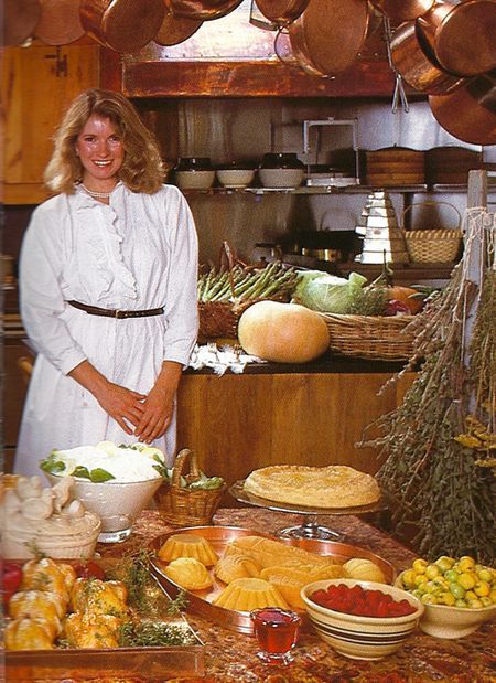 Martha Stewart Vintage, Vintage Martha Stewart Living, Vintage Martha Stewart, Young Martha Stewart, Martha Stewart Fashion, Cooking Show Aesthetic, Martha Stewart Style, Martha Stewart Aesthetic, Martha Stewart Garden