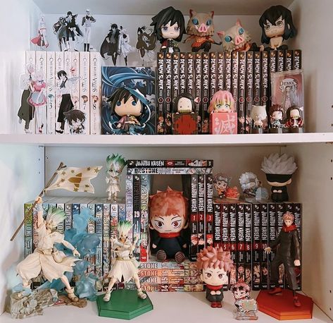 demon slayer, juju kisan Small Manga Shelf Ideas, Small Manga Shelf, Small Manga Collection, Anime Figurines Aesthetic, Figure Setup, Room Anime Decor, Anime Shelves, Manga Display, Figurines Aesthetic