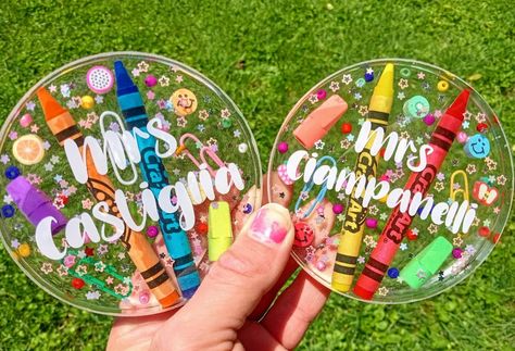 GET 25% OFF📣 Custom coasters are a GREAT gift for summer school teachers and camp counselors! Order now 🔗 in bio #teachers #moms #giftideas #summervibes #fyp Teacher Resin Coaster, Teacher Coaster, Custom Teacher Gifts, Kindergarten Fun, Diy Teacher Gifts, Smiley Faces, Custom Coasters, Gift Teacher, Paper Clips