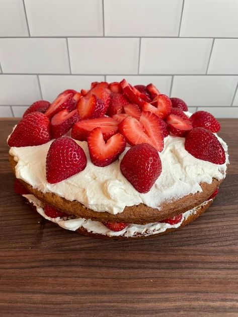 Ina Garten's Strawberry Country Cake Is What Summer's are Made of | The Kitchn Garden Strawberry Recipes, Country Cake, Ina Garden, British Bake Off Recipes, Strawberry Things, British Desserts, Summer Sweets, Family Cake, Strawberry Delight